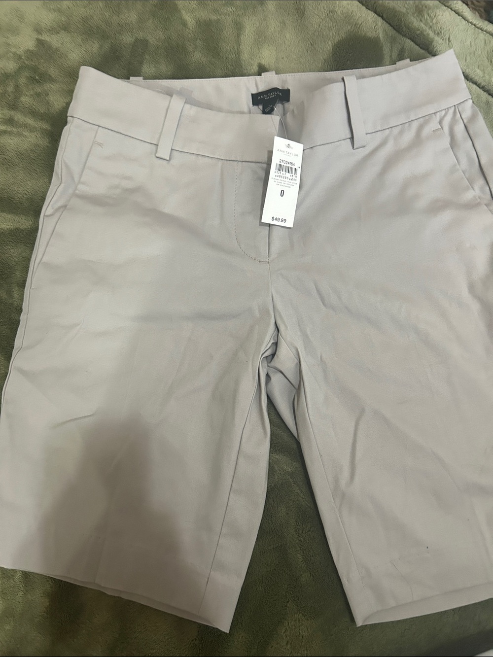 Ann Taylor Women's Light Gray Bermuda Shorts
